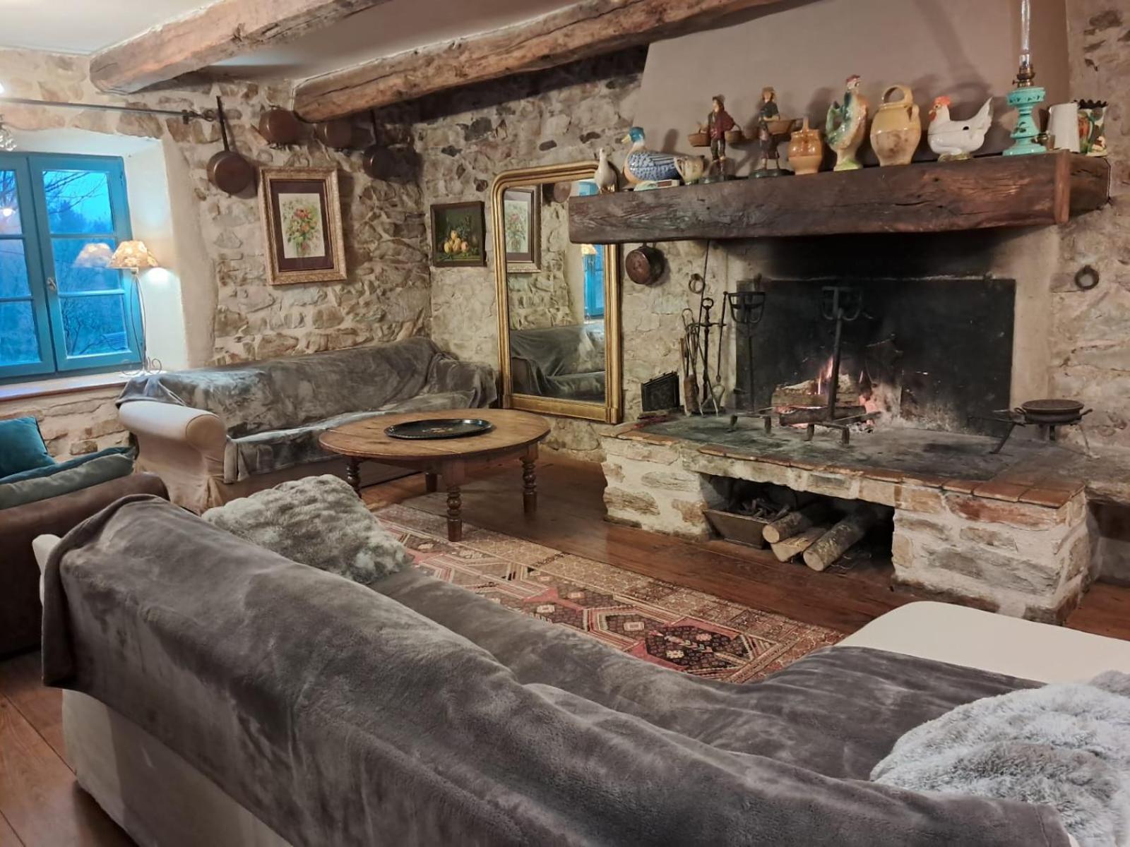 Courniou Nabat Le Haut, Chambre Et Table D'Hotes מראה חיצוני תמונה