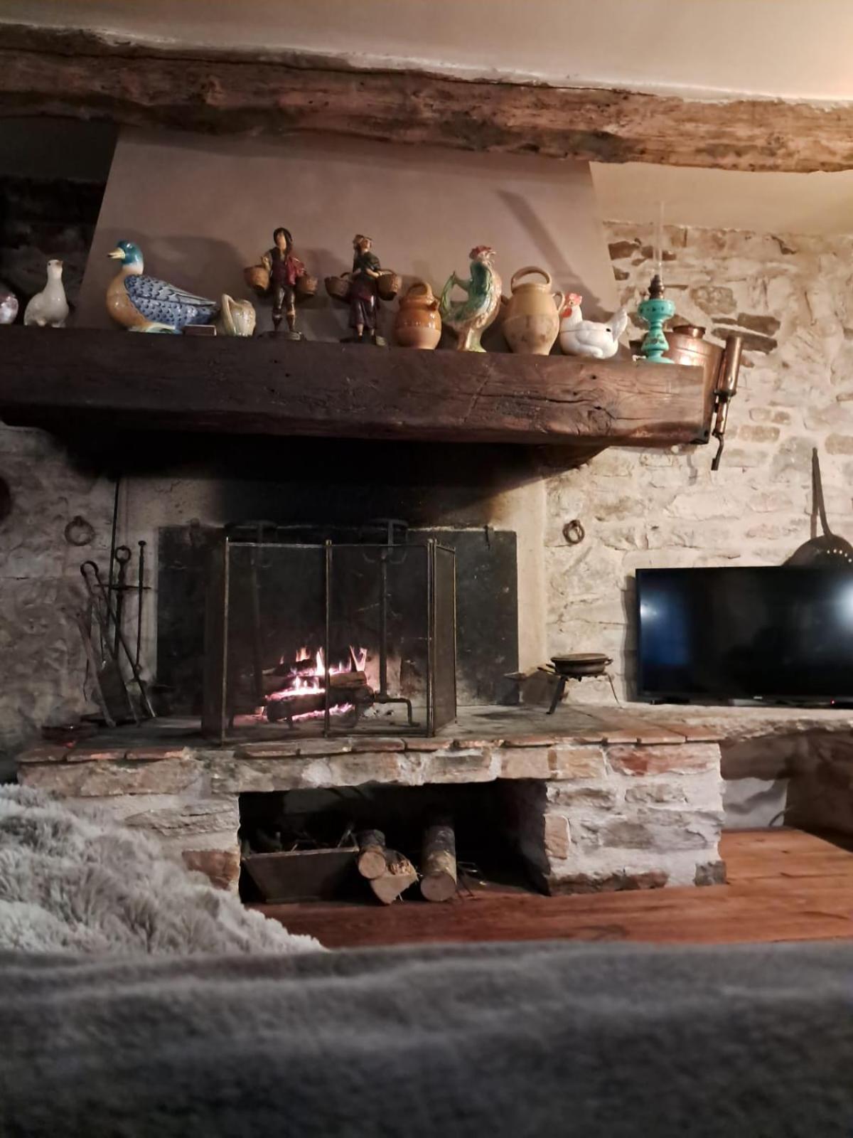 Courniou Nabat Le Haut, Chambre Et Table D'Hotes מראה חיצוני תמונה