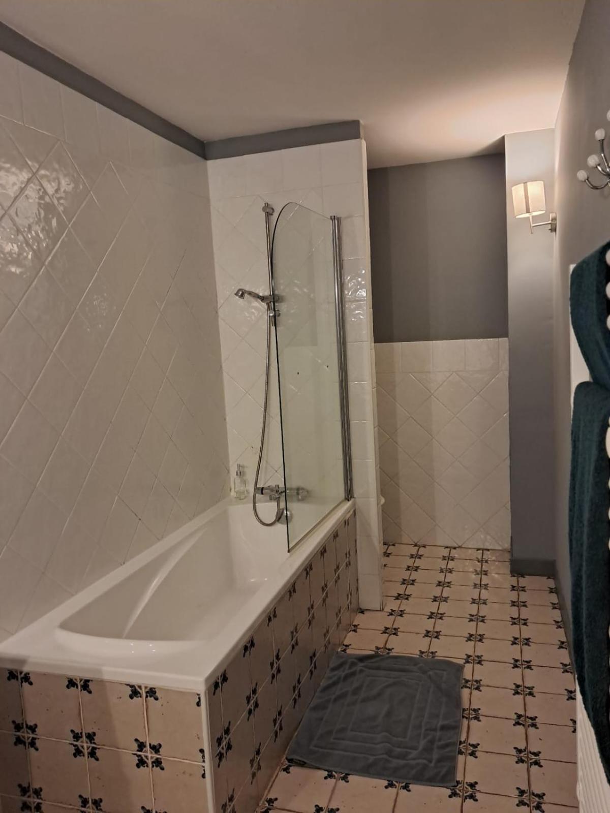 Courniou Nabat Le Haut, Chambre Et Table D'Hotes מראה חיצוני תמונה